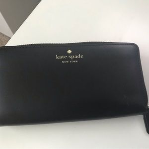 Kate Spade black zippered wallet large